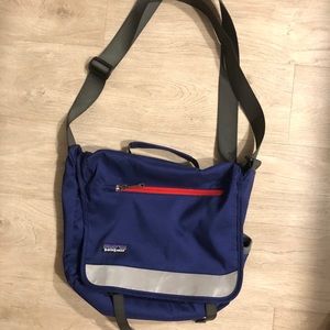 Patagonia Mini Messenger bag